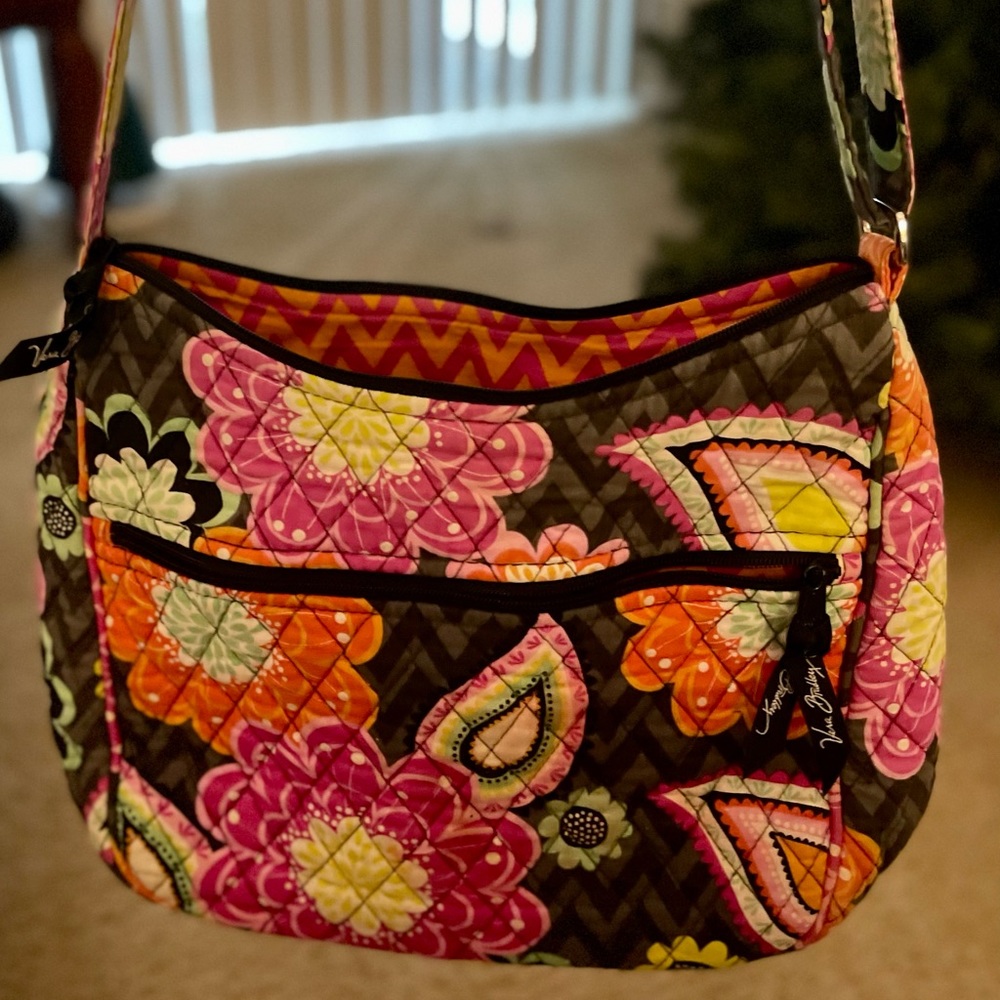 Vera Bradley EUC Shoulder Bag in a beautiful Floral print